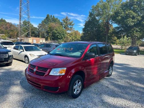 Red 2009 Dodge Grand Caravan SE