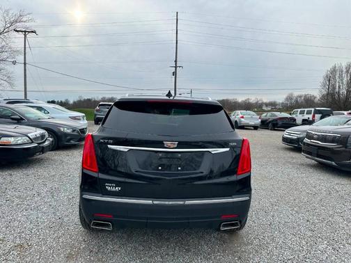 Black 2017 Cadillac XT5 Luxury