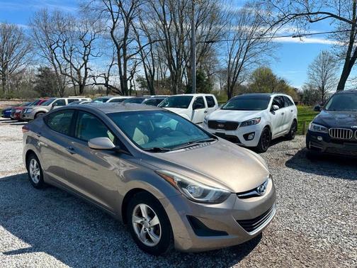 2014 Hyundai ELANTRA SE