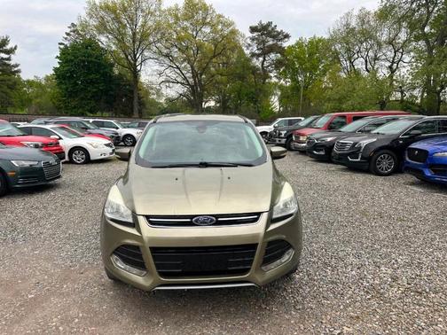 Green 2013 Ford Escape SEL