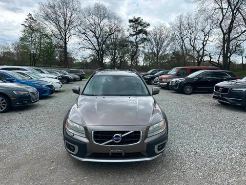 Tan 2010 Volvo XC70 3.2