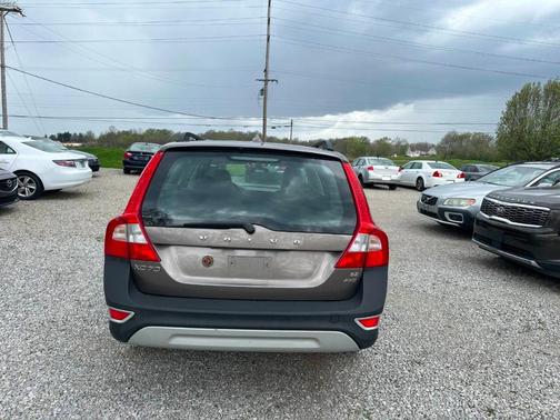 Tan 2010 Volvo XC70 3.2