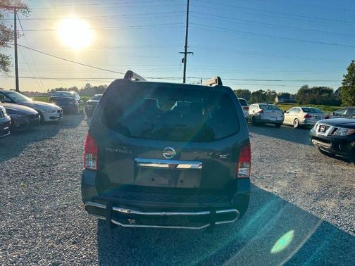 2010 Nissan Pathfinder SE