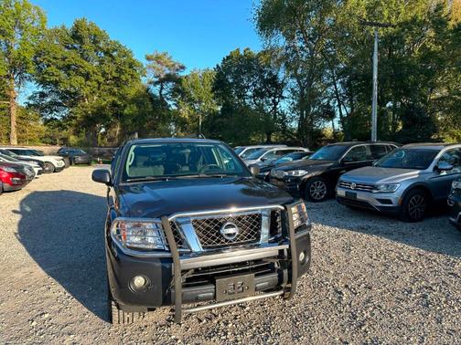 2010 Nissan Pathfinder SE