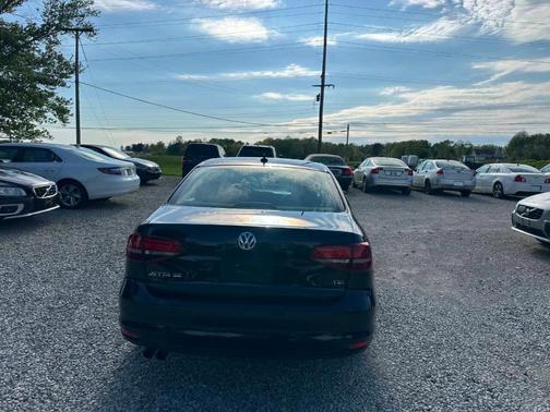 Black 2018 Volkswagen Jetta 1.4T SE