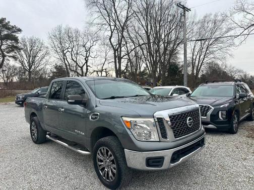 2017 Nissan Titan SV