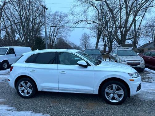 2018 Audi Q5 2.0T Premium Plus