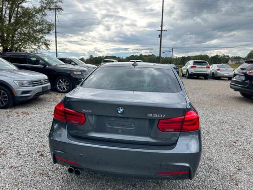 2018 BMW 330 i xDrive