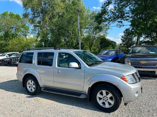 Silver Lightning 2011 Nissan Pathfinder SV