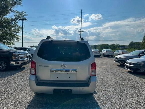 Silver Lightning 2011 Nissan Pathfinder SV