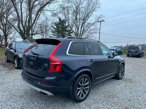 2016 Volvo XC90 T6 Momentum