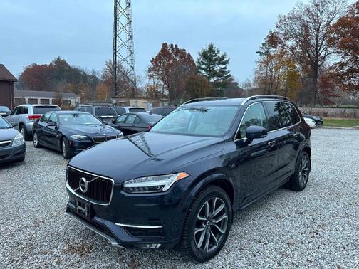2016 Volvo XC90 T6 Momentum