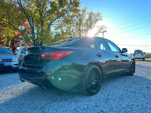 2015 INFINITI Q50 Premium