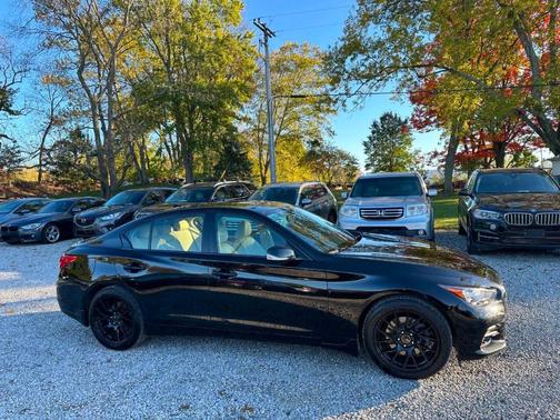 2015 INFINITI Q50 Premium