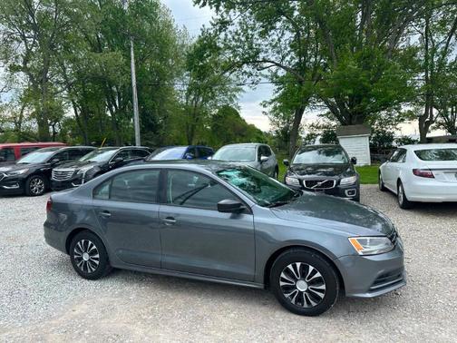 Gray 2016 Volkswagen Jetta 1.4T S