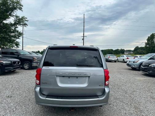 Gray 2018 Dodge Grand Caravan GT