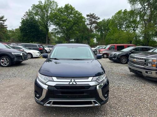 Blue 2019 Mitsubishi Outlander SE