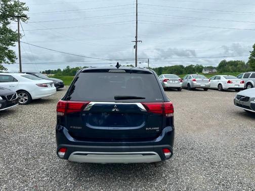 Blue 2019 Mitsubishi Outlander SE