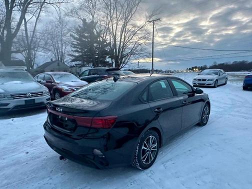 2022 Kia Forte LXS