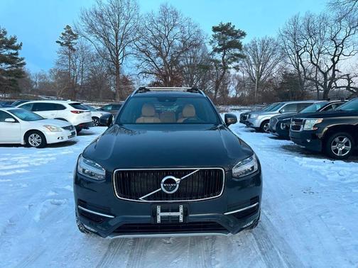 2017 Volvo XC90 T6 Momentum