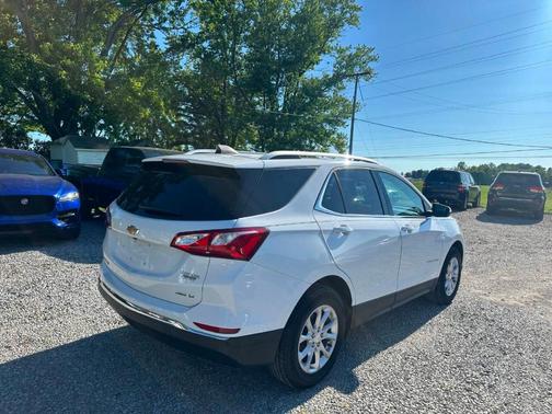 White 2019 Chevrolet Equinox 1LT