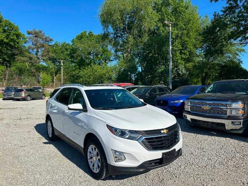 White 2019 Chevrolet Equinox 1LT