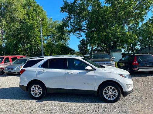 White 2019 Chevrolet Equinox 1LT