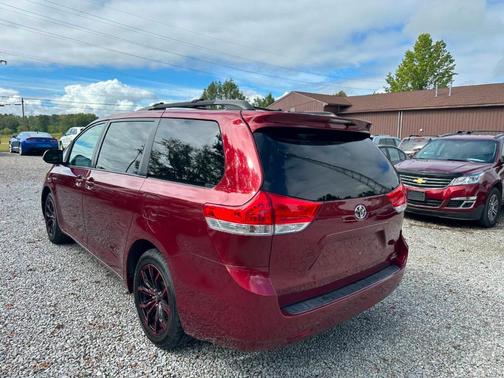 2012 Toyota Sienna LE