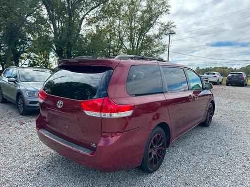 2012 Toyota Sienna LE
