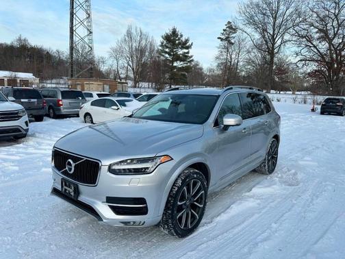 2016 Volvo XC90 T6 Momentum