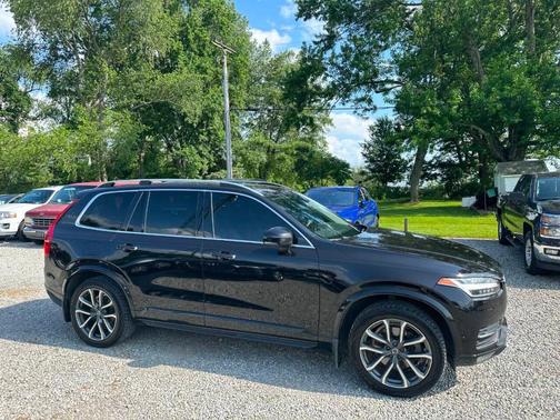 Black 2017 Volvo XC90 T6 Momentum