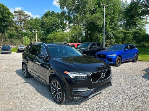 Black 2017 Volvo XC90 T6 Momentum