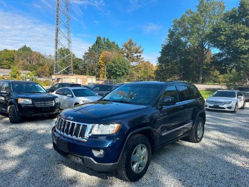 Blue 2013 Jeep Grand Cherokee Laredo