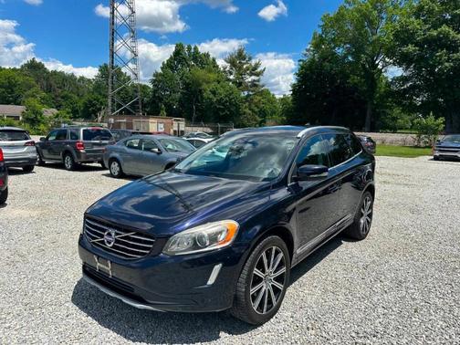 Blue 2017 Volvo XC60 T6 Inscription