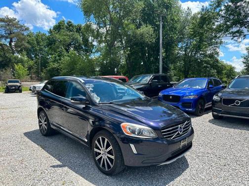 Blue 2017 Volvo XC60 T6 Inscription