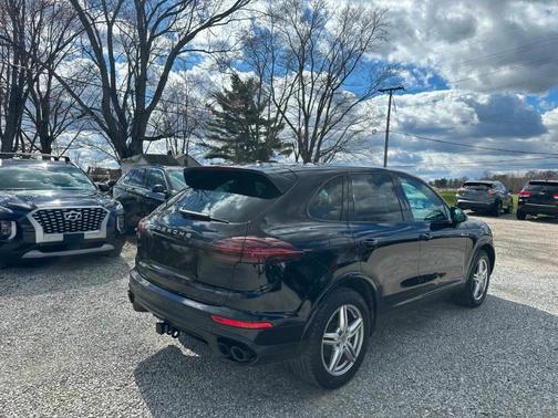 2017 Porsche Cayenne Platinum Edition
