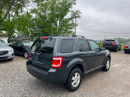 Blue 2009 Ford Escape XLT