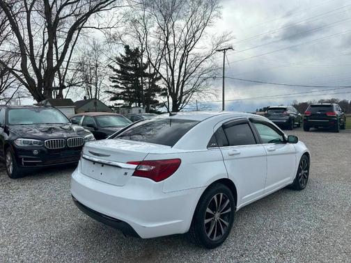 2013 Chrysler 200 Touring