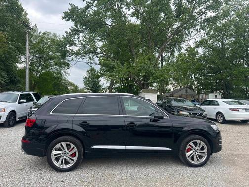 Orca Black Metallic 2017 Audi Q7 3.0T Premium Plus