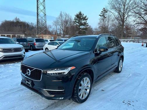 2016 Volvo XC90 T6 Momentum