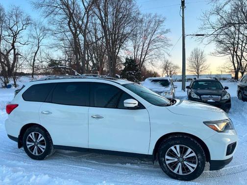 2017 Nissan Pathfinder SL