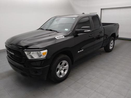 Diamond Black Crystal Pearlcoat 2019 RAM 1500 Big Horn