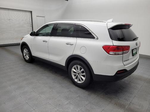 Snow White Pearl 2018 Kia Sorento LX
