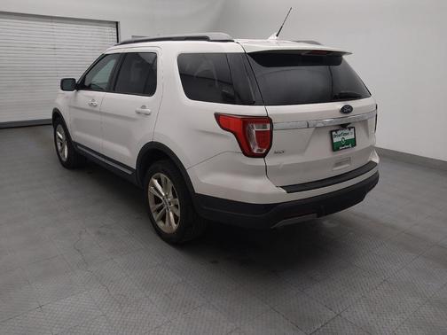 White Platinum Metallic Tri-Coat 2019 Ford Explorer XLT