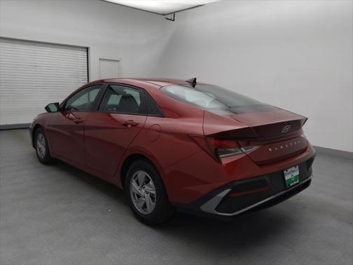 2024 Hyundai ELANTRA SE
