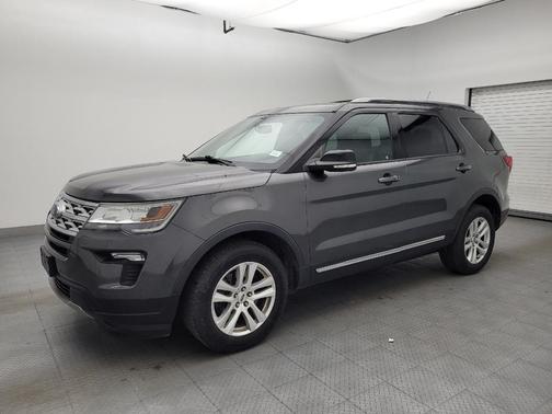 Magnetic Metallic 2018 Ford Explorer XLT