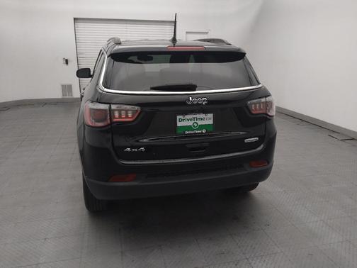 Diamond Black Crystal Pearlcoat 2019 Jeep Compass Latitude