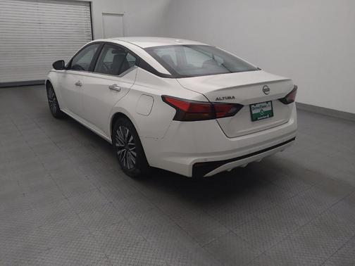 White 2025 Nissan Altima 2.5 SV