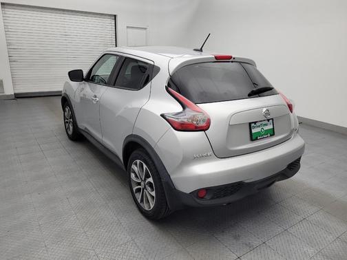Brilliant Silver 2017 Nissan Juke SV