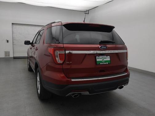 Red 2018 Ford Explorer XLT
